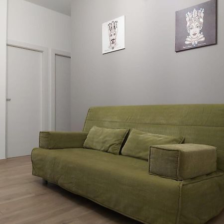 Amuni Apartment ตราปานี ภายนอก รูปภาพ
