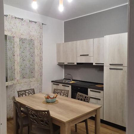 Amuni Apartment ตราปานี ภายนอก รูปภาพ