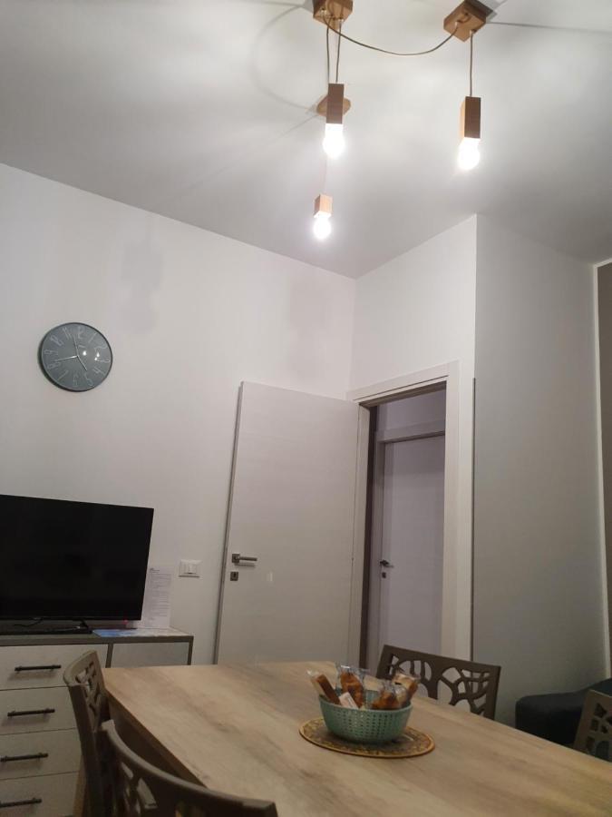Amuni Apartment ตราปานี ภายนอก รูปภาพ