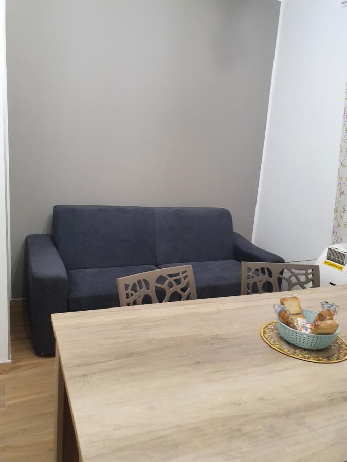Amuni Apartment ตราปานี ภายนอก รูปภาพ