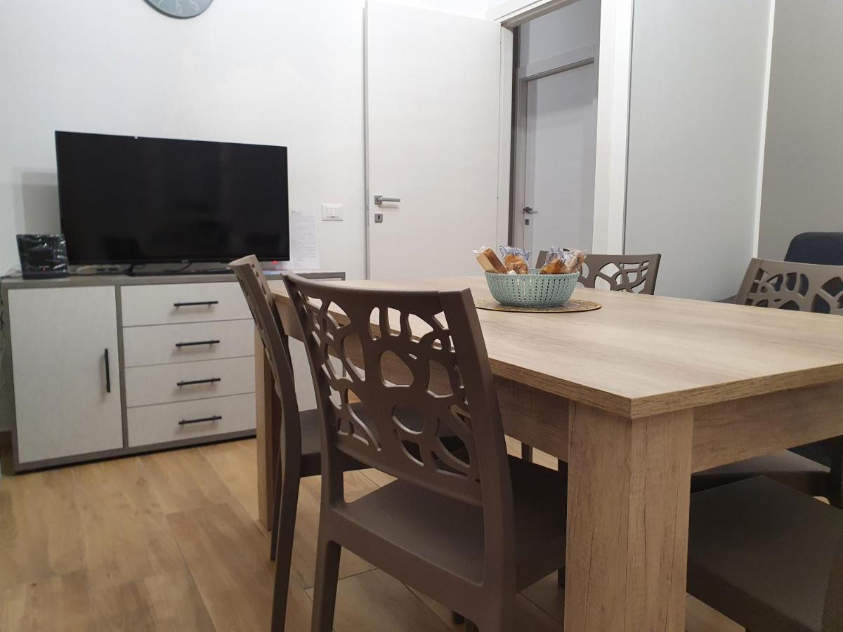 Amuni Apartment ตราปานี ภายนอก รูปภาพ
