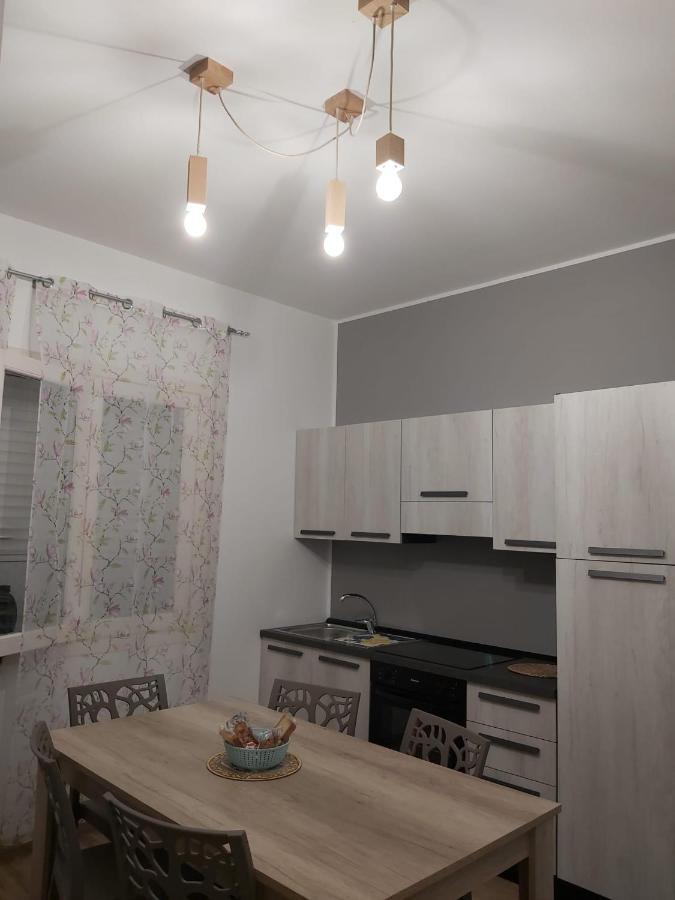 Amuni Apartment ตราปานี ภายนอก รูปภาพ