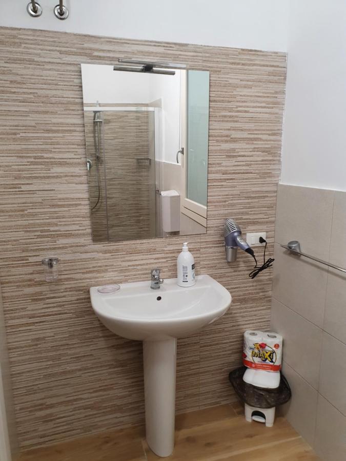 Amuni Apartment ตราปานี ภายนอก รูปภาพ